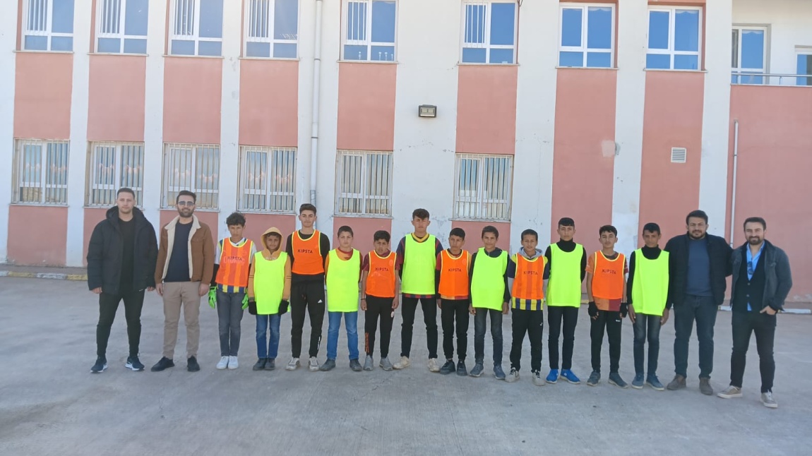 BİGEP kapsamında komşu okulumuz Ayrancı Ortaokulu ile Futbol Turnuvası